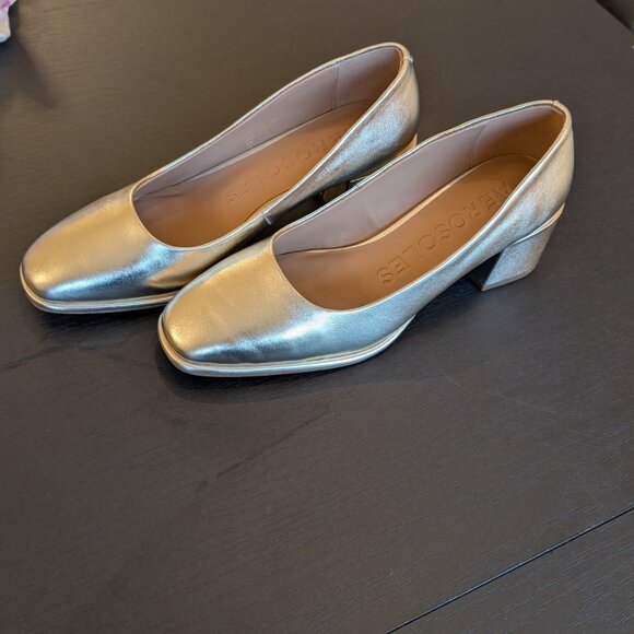 Gold Aerosoles - Picture 3 of 3